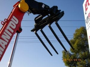 Manitou excavator head - forked